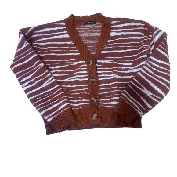 Simple Zebra Patterned Brown and White Cardigan - Picture 2 of 5
